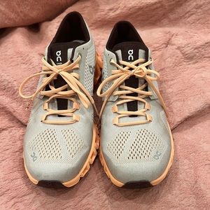 Silver/Almond Cloud X Women’s 9.5